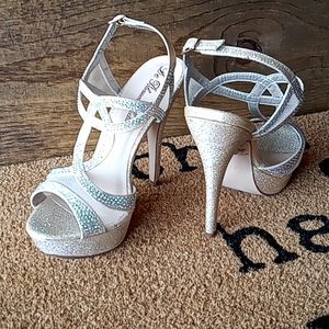 Rose gold / peach / cream sparkly heels